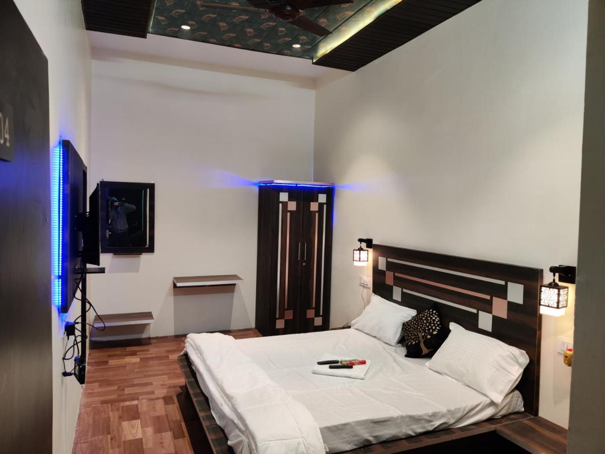 Keshav Hotel Farrukhabad Экстерьер фото