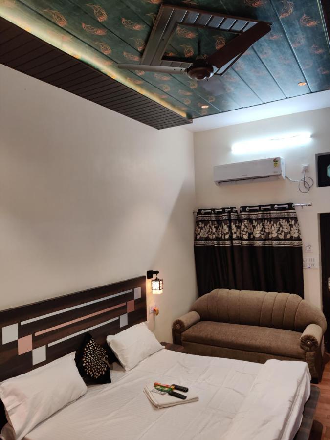 Keshav Hotel Farrukhabad Экстерьер фото